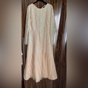 Sequenced dress size XL